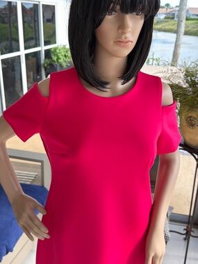 Calvin Klein Hot Pink Cold-Shoulder Shift Tunic